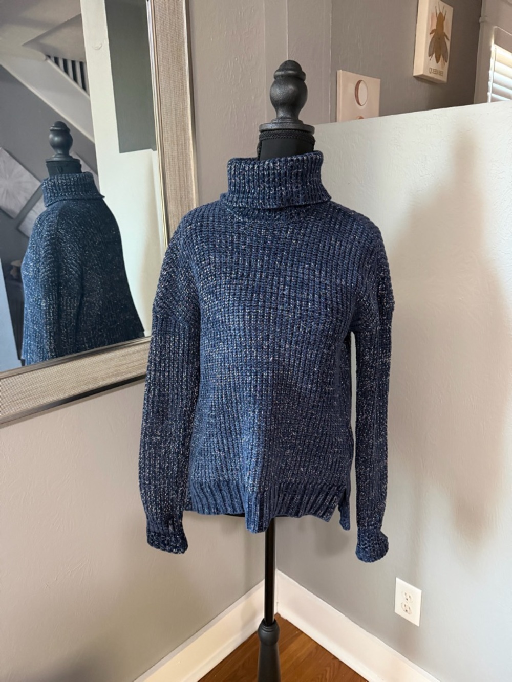 Palette Sparkle Knit Turtle Neck Sweater Navy Size Small.